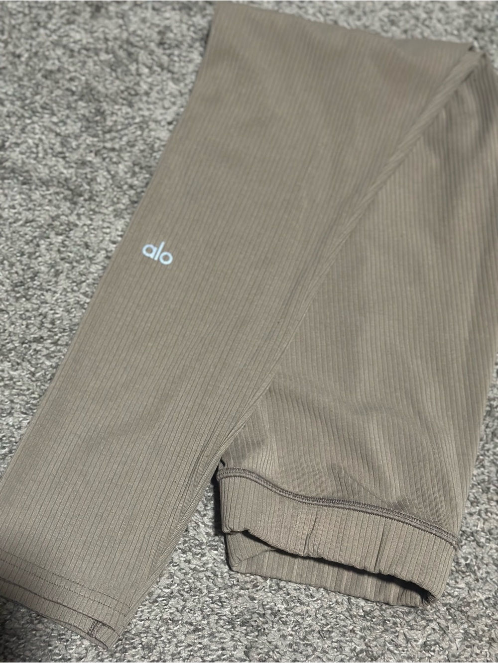 ALO Yoga Ribbed Leggings in Taupe - Picture 3 of 6